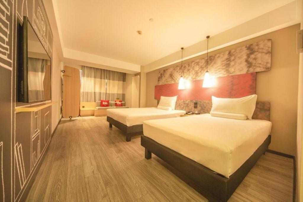 Ibis Shenyang North Station Hotel Exterior photo